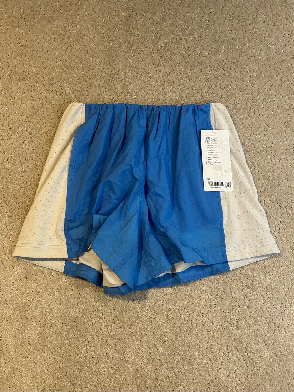 NWT Women’s Lululemon Nylon Colourblock Short 5” *SOTM Pool/Bone Size XS